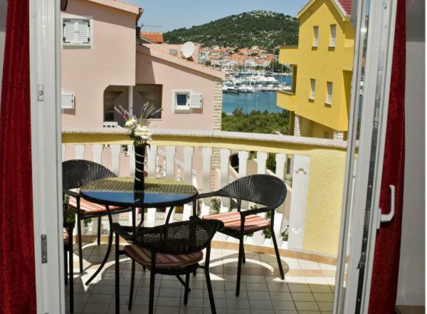 Apartmani Slavica Jezera Eksteriør billede
